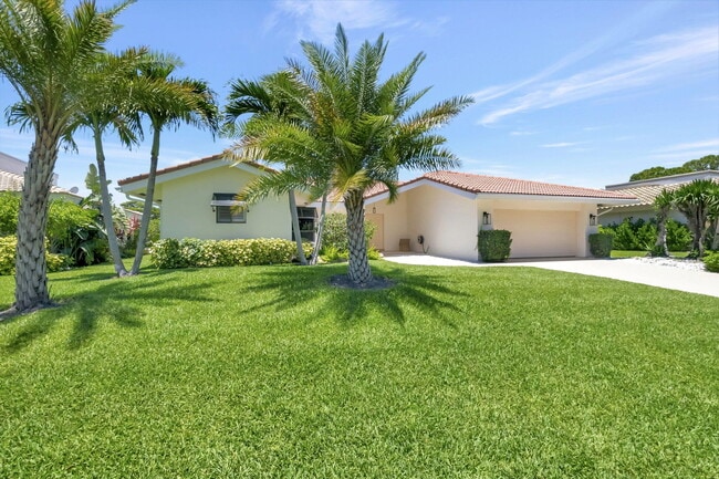 902 Foxpointe Cir in Delray Beach, FL - Building Photo - Building Photo