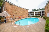 2101 Fountain View Dr photo'