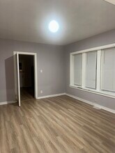 8017 S St Lawrence Ave in Chicago, IL - Building Photo - Building Photo