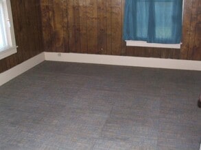 304 E Milam St in Ennis, TX - Building Photo - Building Photo