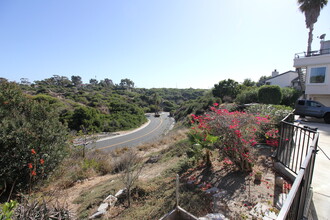 229 Avenida Lobeiro, Unit D in San Clemente, CA - Foto de edificio - Building Photo