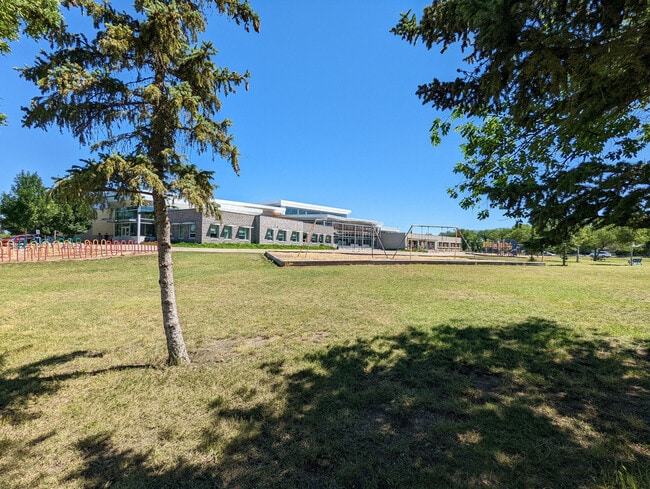 Jerry Place in Regina, SK - Building Photo - Building Photo