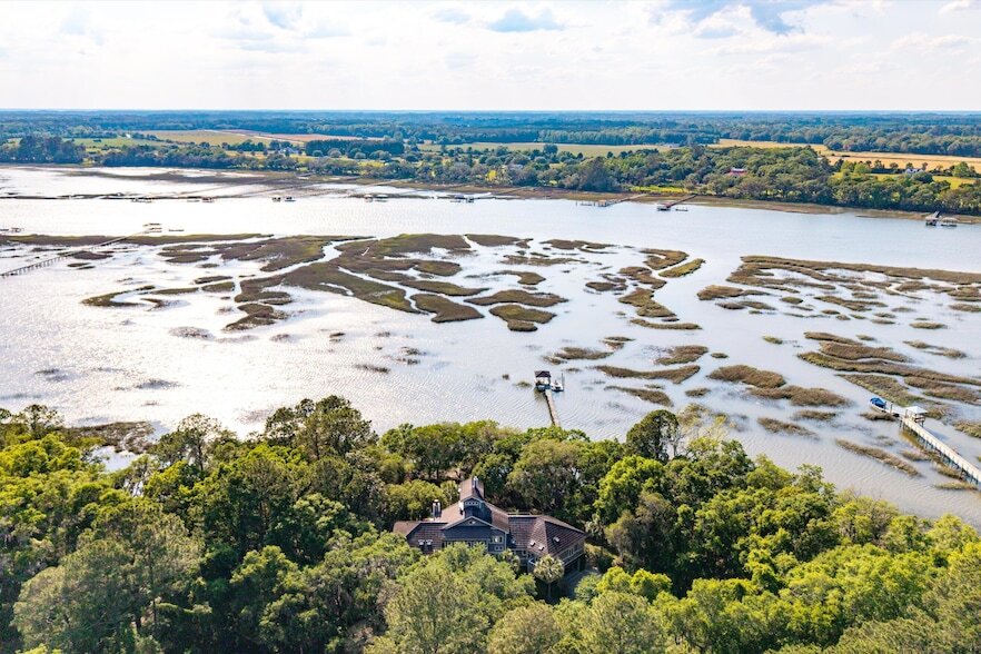 3906 Betsy Kerrison Pkwy in Johns Island, SC - Building Photo