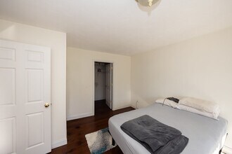 31 Blackthorn Dr in Worcester, MA - Building Photo - Building Photo