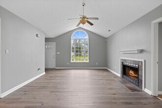 303 Paddock Pl in Jacksonville, NC - Building Photo - Building Photo