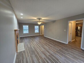 3396 Summerfield Dr in Clarksville, TN - Building Photo - Building Photo