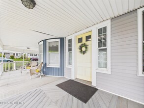 47 Burlington Ave in Leonardo, NJ - Building Photo - Building Photo