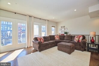 20055 Old Line Terrace in Ashburn, VA - Building Photo - Building Photo