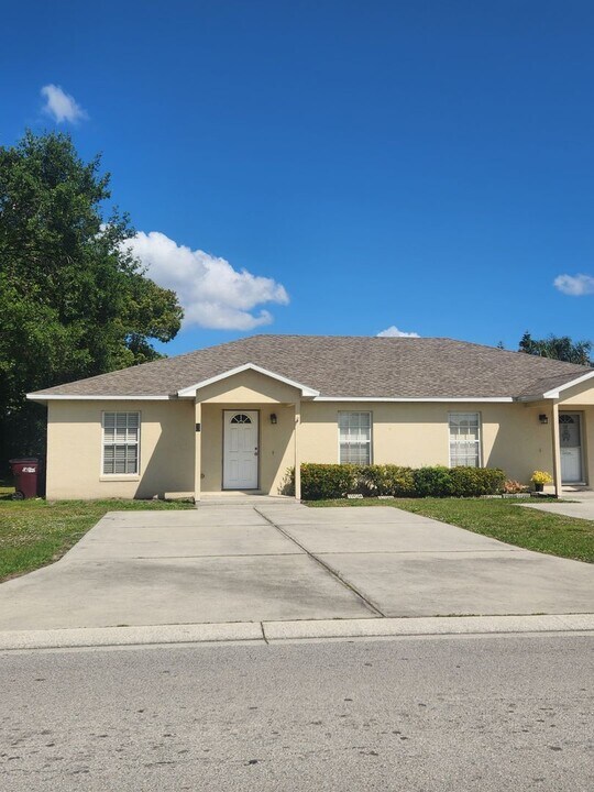 3 Columbia Ave in St. Cloud, FL - Building Photo