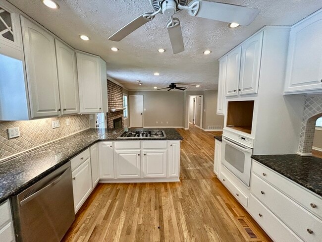 property at 6759 Vic-Ar Rd