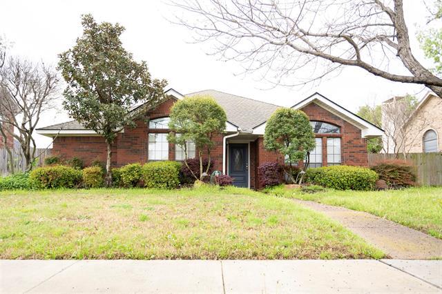1040 Monarch Dr in Lewisville, TX - Building Photo
