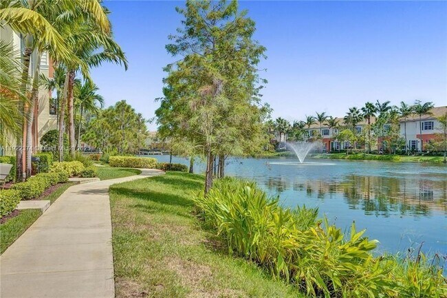 256 SW 6th Ct in Pompano Beach, FL - Foto de edificio - Building Photo