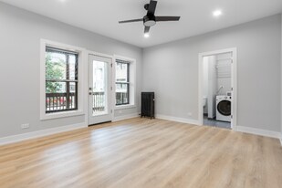 1239 W Morse Ave in Chicago, IL - Building Photo