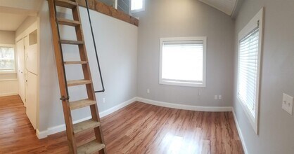 11 Dana Ave in Kittery, ME - Building Photo - Building Photo