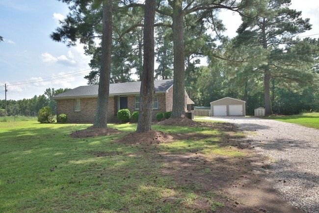 property at 9906 Red Oak Blvd