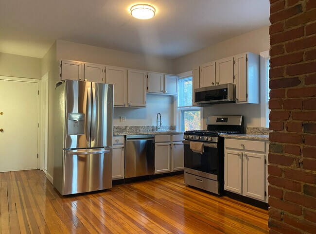 118 Clay St, Unit 2