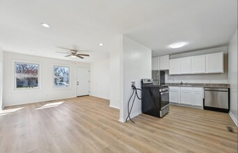 1713 Rogers Ave in McHenry, IL - Building Photo - Building Photo