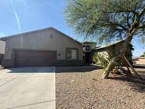 3123 W Melody Dr in Phoenix, AZ - Foto de edificio - Building Photo