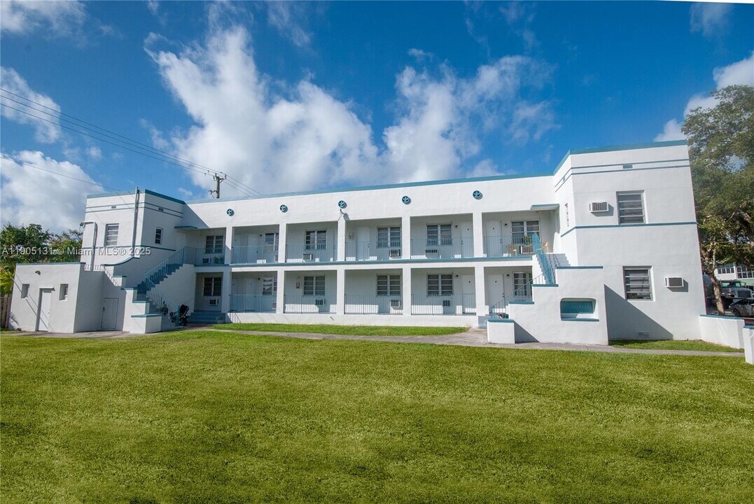 1208 71st St in Miami Beach, FL - Building Photo