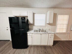 3993 Lynn St in Baton Rouge, LA - Building Photo - Building Photo