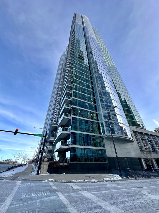 1201 S Prairie Ave in Chicago, IL - Building Photo