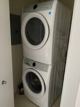 1155 W Madison St, Unit 511 in Chicago, IL - Building Photo - Building Photo