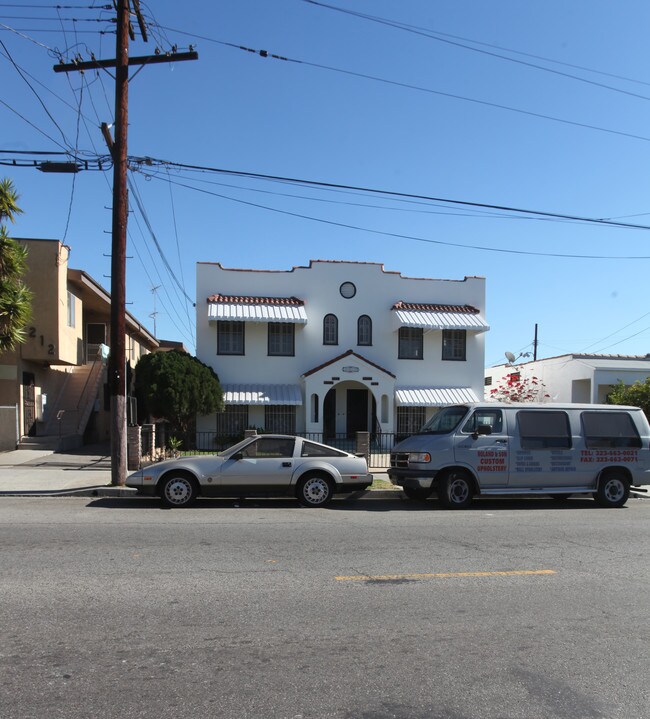 1206 N Edgemont St in Los Angeles, CA - Building Photo - Building Photo