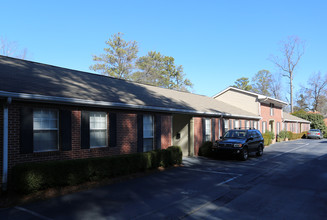 The Courtyards in Atlanta, GA - Building Photo - Building Photo