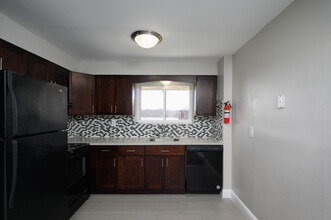 Delaview Apartments in Bristol, PA - Building Photo - Interior Photo