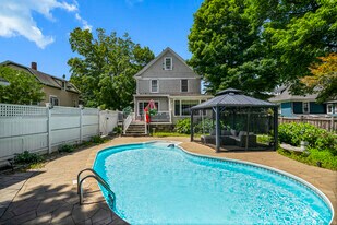 38 Wooster Hts Rd in Danbury, CT - Building Photo