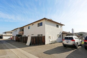 16541 Delton Cir in Huntington Beach, CA - Building Photo - Building Photo