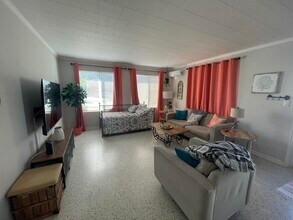 2023 S Suzanne Cir in North Palm Beach, FL - Building Photo - Building Photo