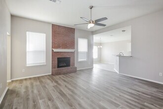 828 Passive Dr in Cedar Hill, TX - Building Photo - Building Photo