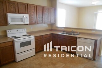6931 W Carson Rd in Phoenix, AZ - Foto de edificio - Building Photo