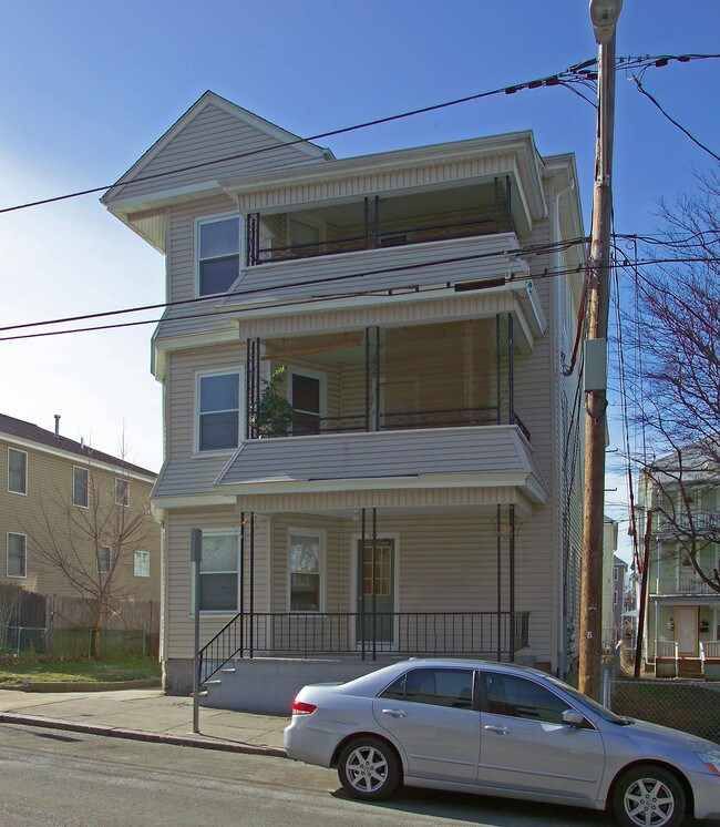 259 Fountain St in Fall River, MA - Building Photo - Building Photo