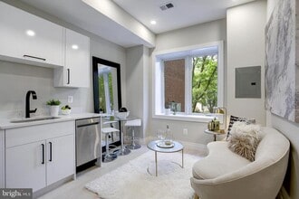 2301 Ontario Rd NW in Washington, DC - Building Photo - Building Photo