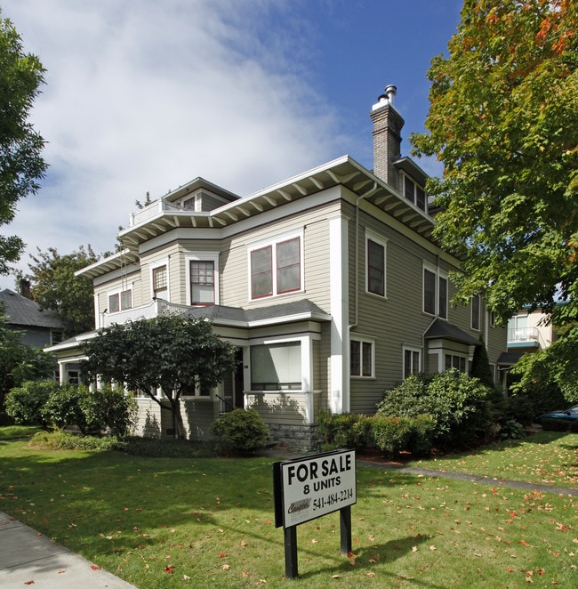 1176 Mill St in Eugene, OR - Foto de edificio - Building Photo