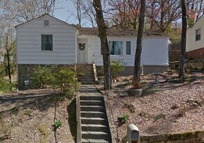 1626 Charlotte Ave in Anniston, AL - Building Photo