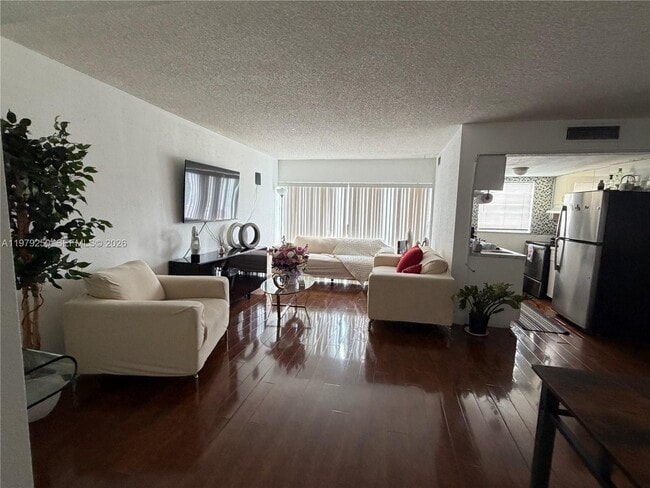 9390 W Flagler St in Miami, FL - Building Photo - Building Photo