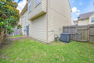 2212 Naomi St in Houston, TX - Building Photo - Building Photo
