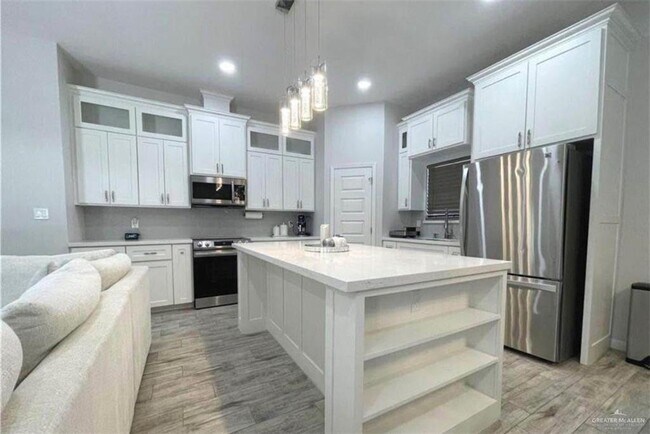 7 Bella Vista Ave in Alton, TX - Building Photo - Building Photo