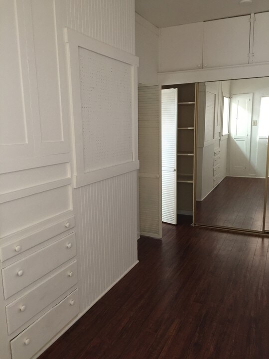 2011 1/2 Manhattan Ave in Hermosa Beach, CA - Building Photo