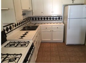 404 N Palm Dr in Beverly Hills, CA - Building Photo