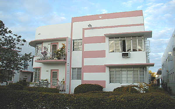 Sea Gate Apartments in Miami Beach, FL - Building Photo - Building Photo