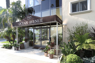 757 Ocean Ave in Santa Monica, CA - Building Photo - Building Photo