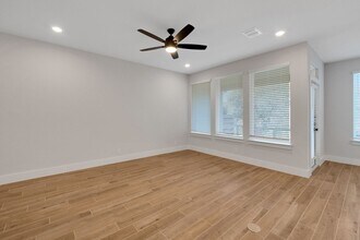 13619 Giovannis Gdn in San Antonio, TX - Building Photo - Building Photo