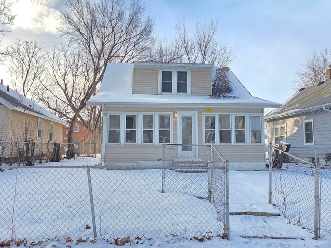 property at 3527 N Oliver Ave