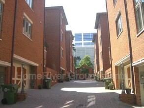 7 Prichard Way NE in Atlanta, GA - Building Photo - Building Photo