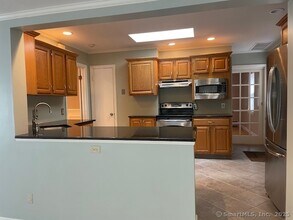 23 Marlen Dr in North Haven, CT - Building Photo - Building Photo