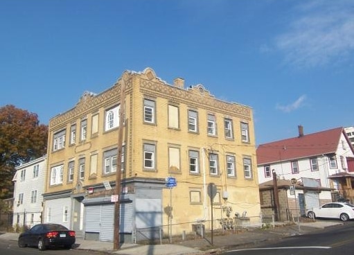 1914 Seaview Ave in Bridgeport, CT - Building Photo